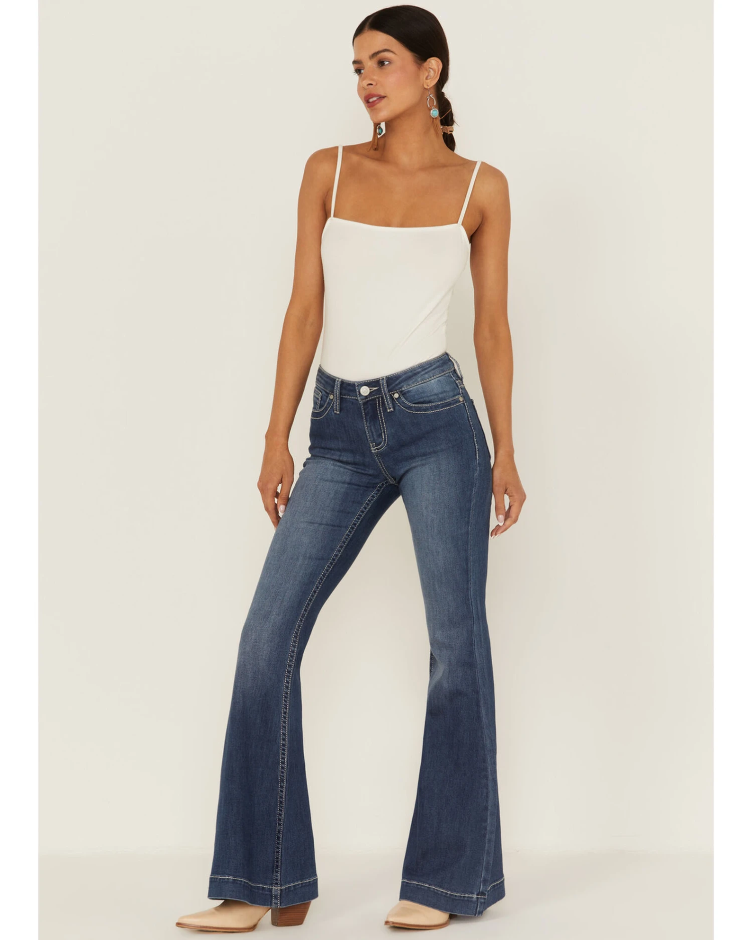 Shyanne Women's Dark Wash Mid Embroidered Scoop Pocket Flare Jeans 2 Shyanne Women's Dark Wash Mid Embroidered Scoop Pocket Flare Jeans - Image 2