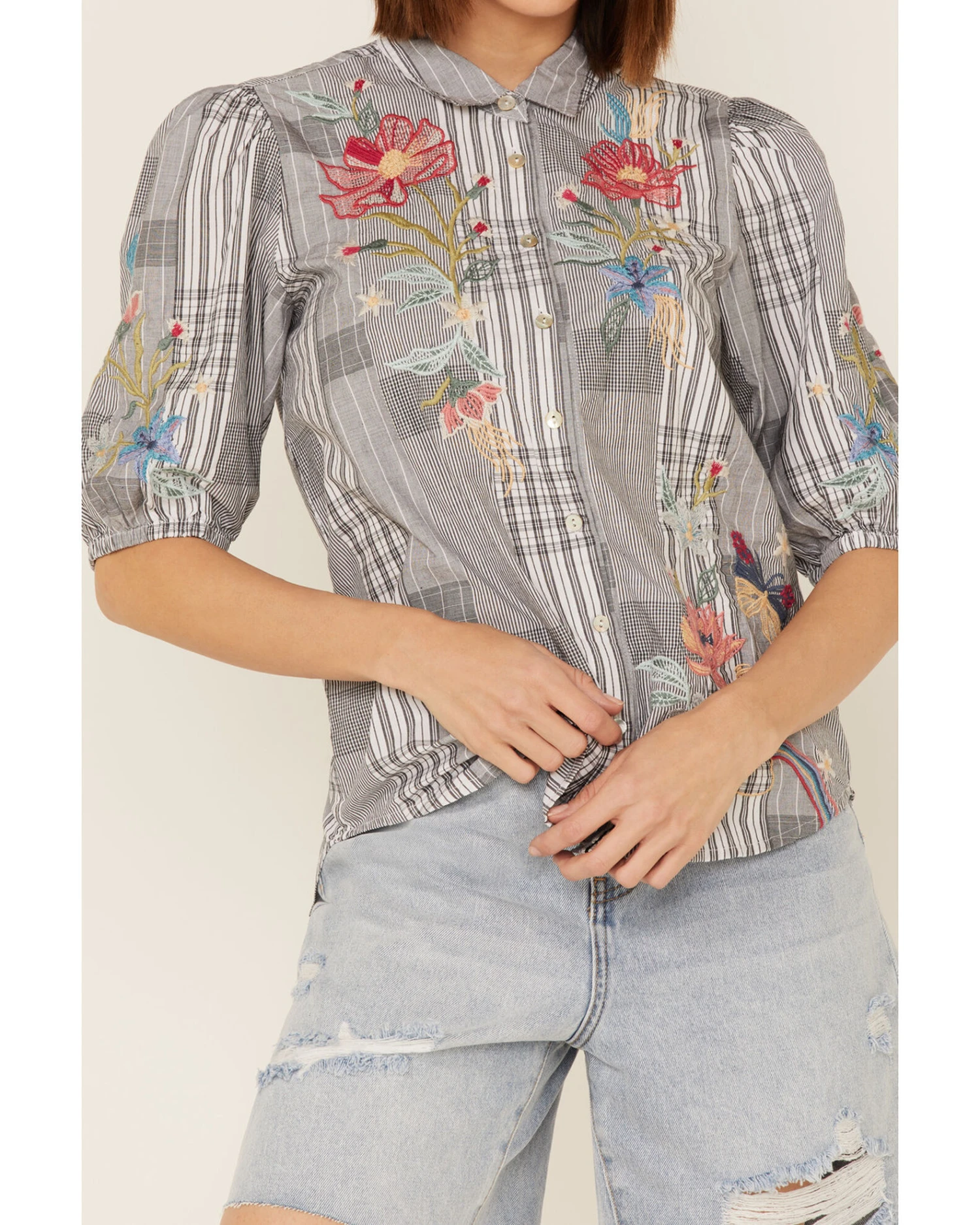 Johnny Was Women's Jordan Lisbon Floral Shirt 2 Johnny Was Women's Jordan Lisbon Floral Shirt - Image 2