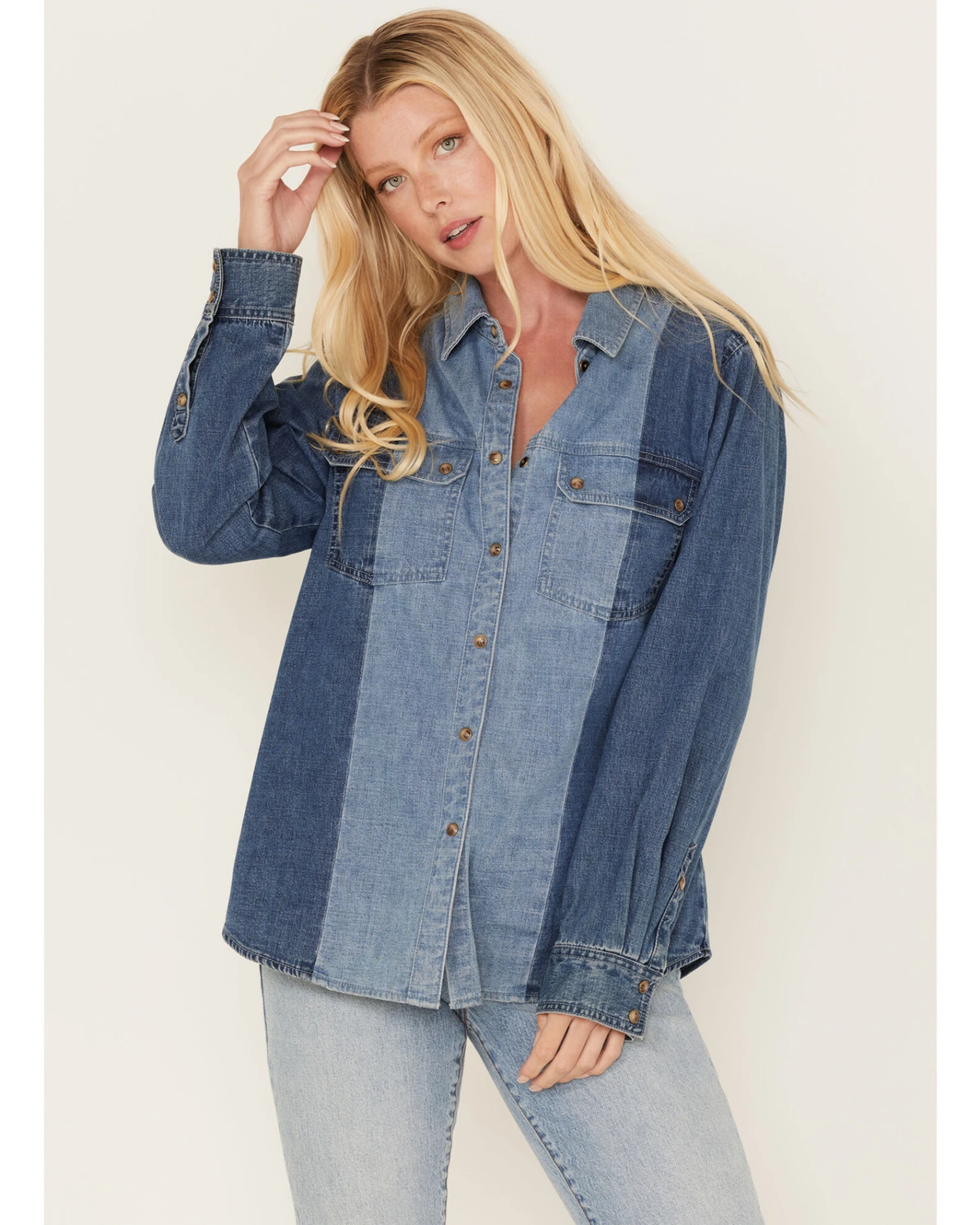 Cleo + Wolf Women's Montana Avenue Two Tone Long Sleeve Denim Snap Shirt 2 Cleo + Wolf Women's Montana Avenue Two Tone Long Sleeve Denim Snap Shirt - Image 2