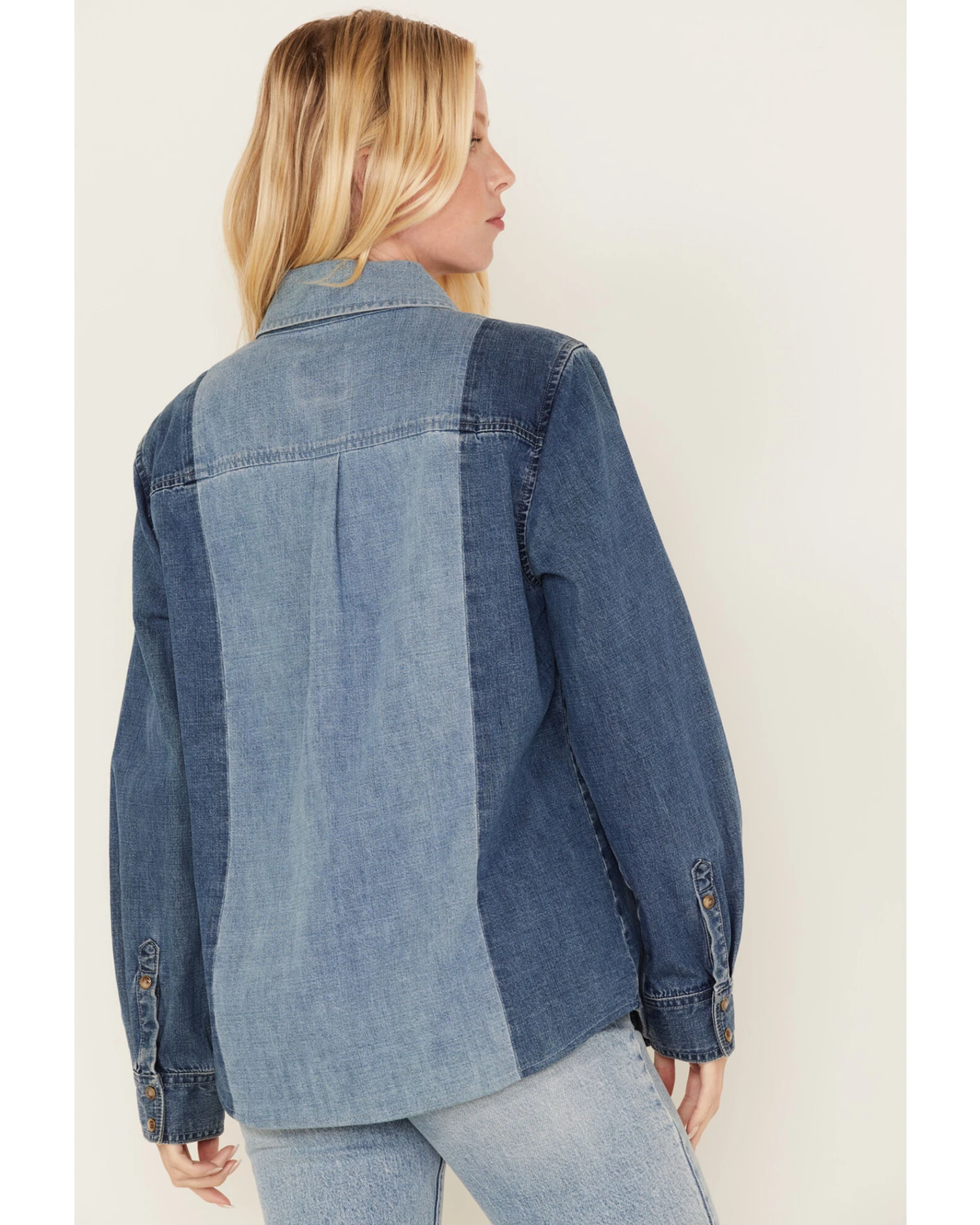 Cleo + Wolf Women's Montana Avenue Two Tone Long Sleeve Denim Snap Shirt 3 Cleo + Wolf Women's Montana Avenue Two Tone Long Sleeve Denim Snap Shirt - Image 3